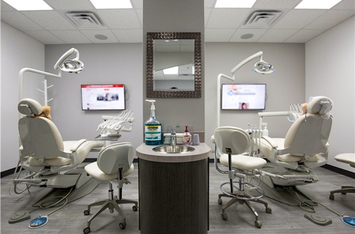 Split dentitry treatment rooms